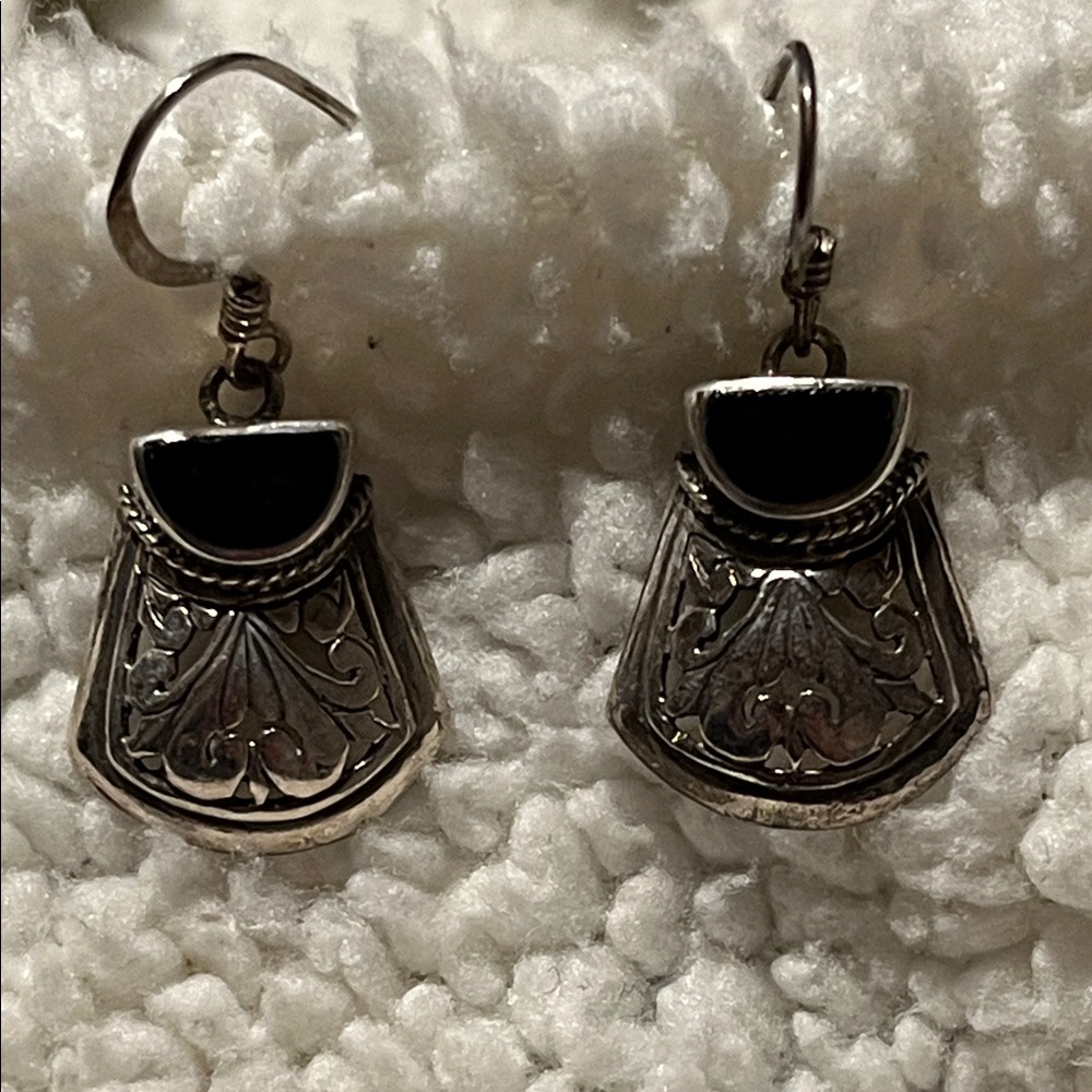 Vintage Sterling Silver & Onyx Shield Earrings – Intricate Filigree Design